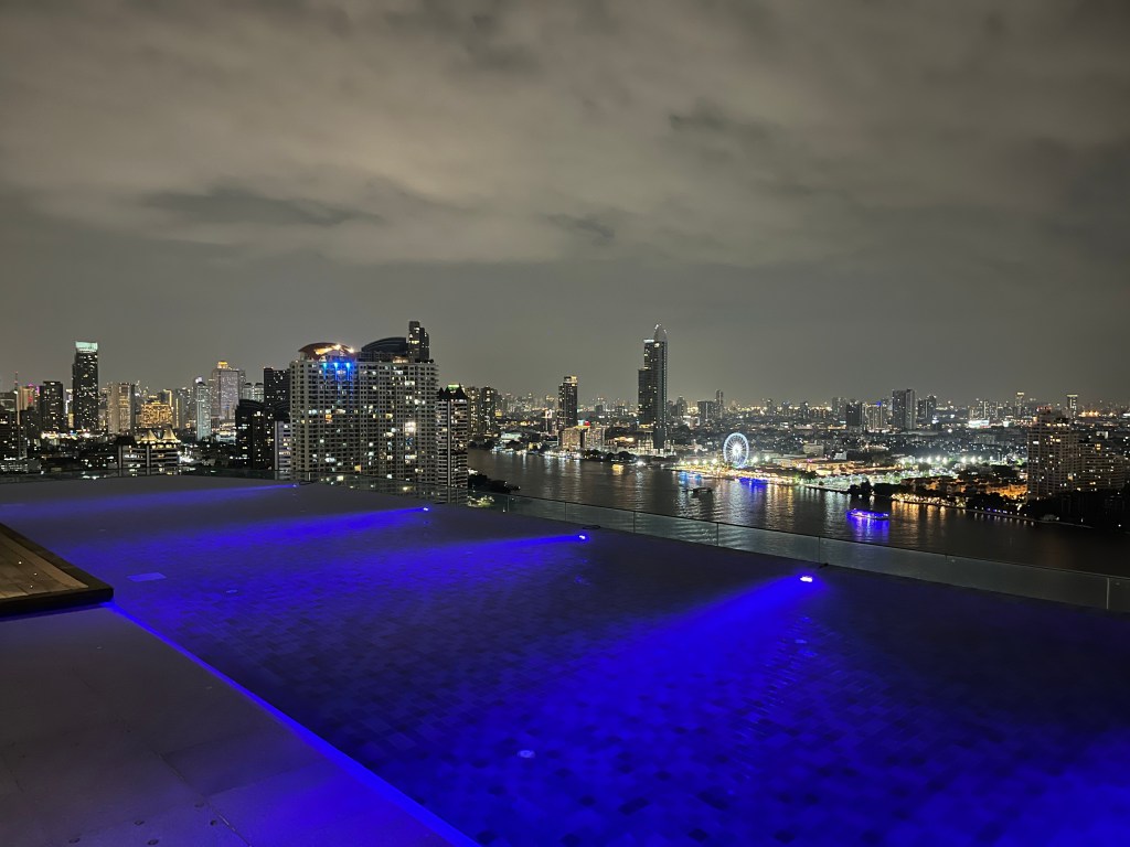 Dine at SEEN and Be Seen at SIN